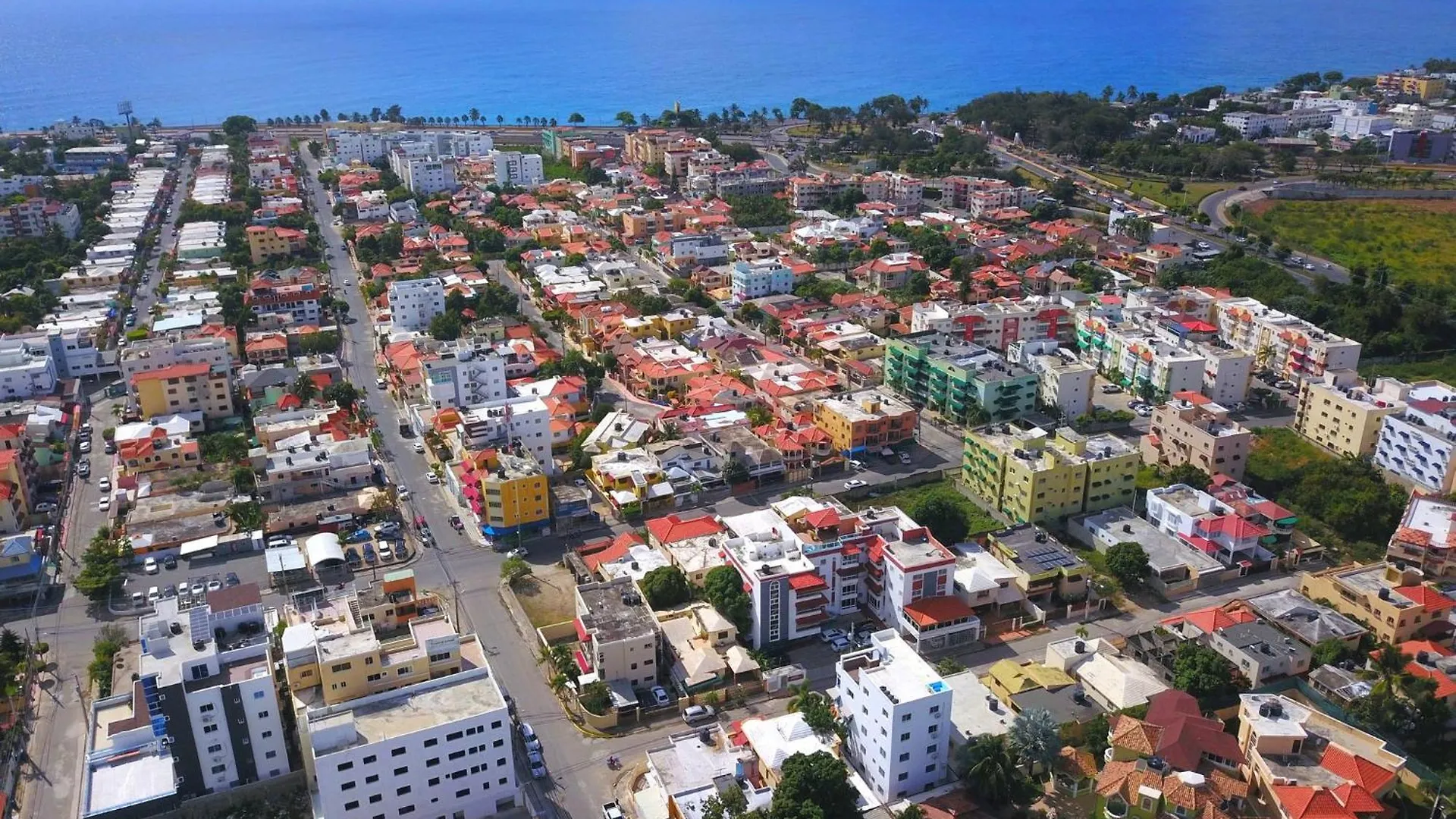 Tropical Island Apartahotel La Viva Guest house